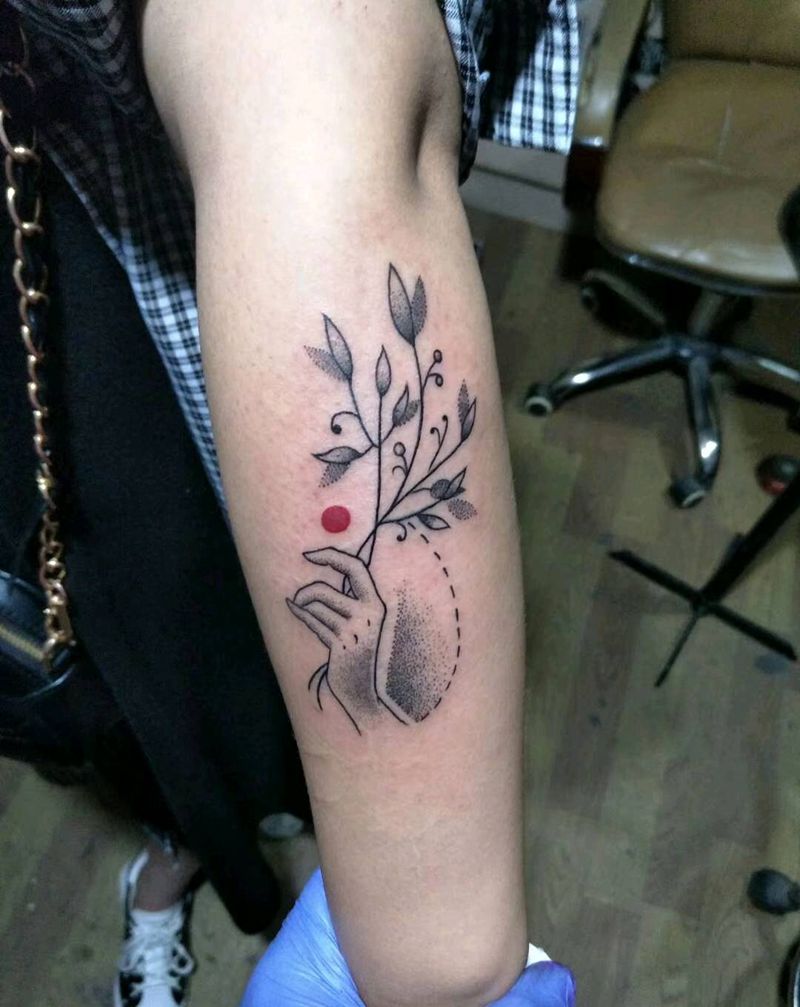 小图纹身图片_手臂胸部点刺纹身图案