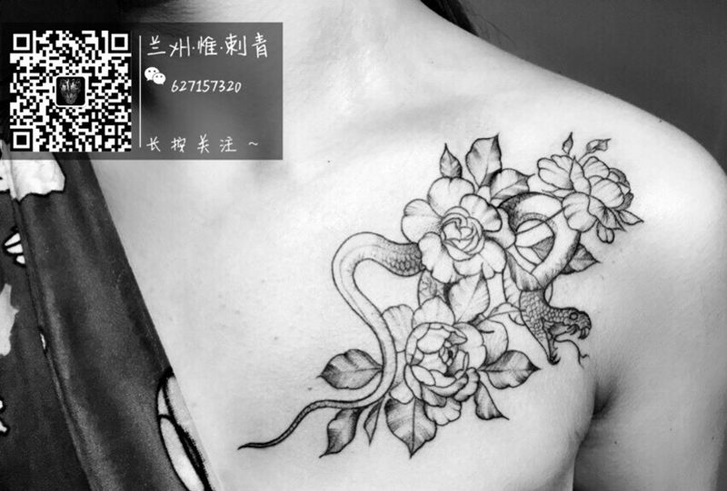 花纹身图片_胸部成品欧美静物纹身图案