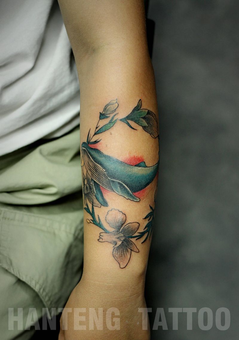 鲸鱼纹身图片_手臂Old School纹身图案