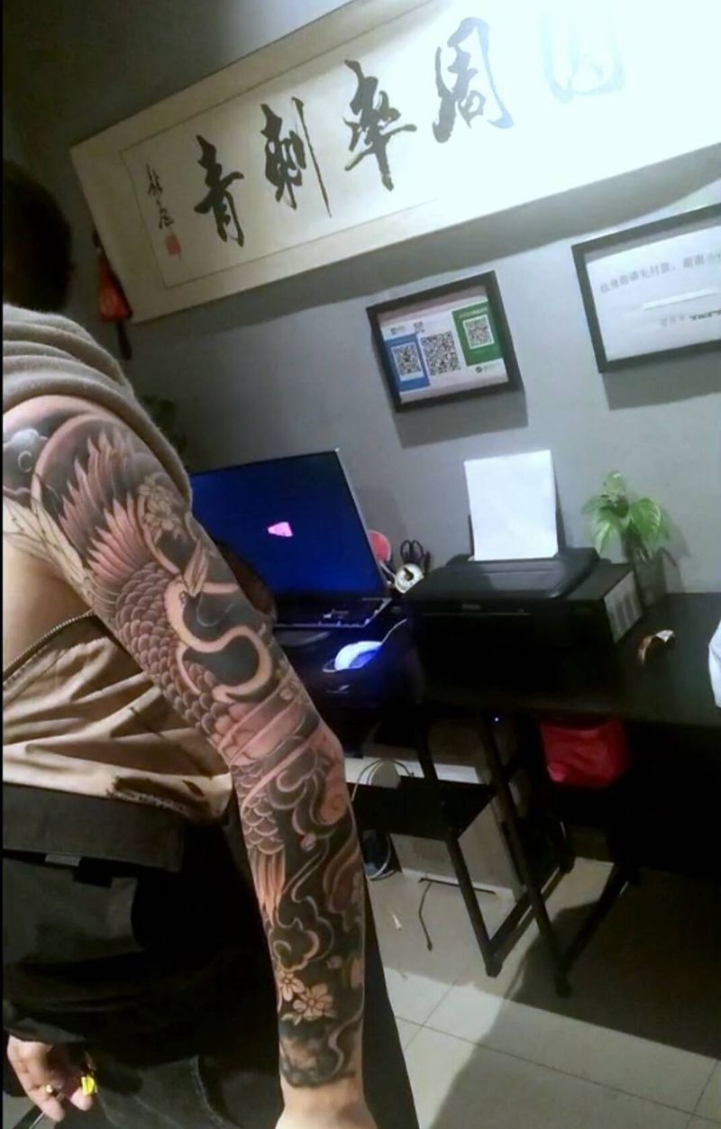 新传统仙鹤花臂（未完）纹身图片