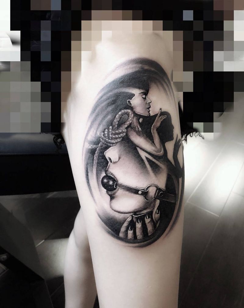 口球女相纹身图片_腿部欧美写实欧美写实女肖像口球纹身图案