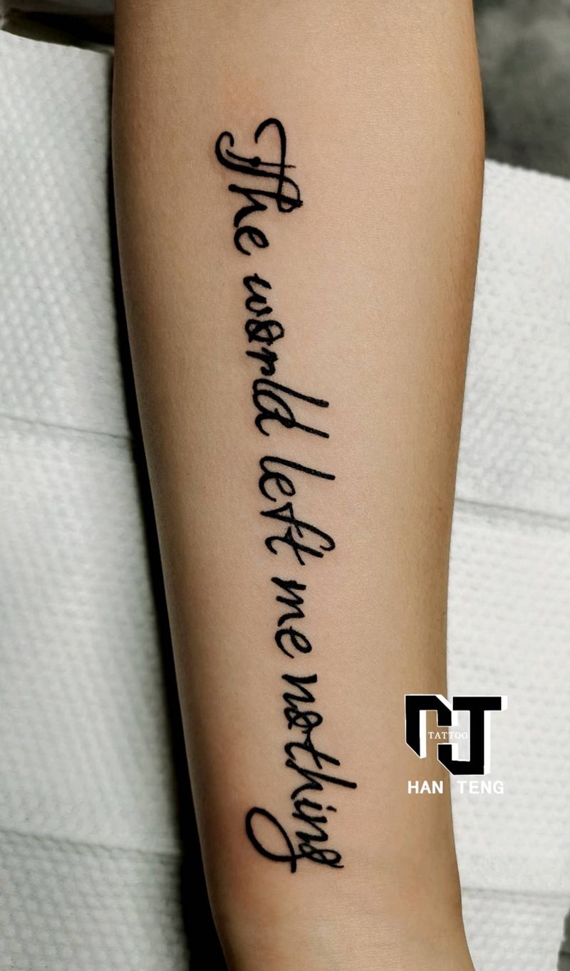 英文字母纹身图片_手臂几何花体字英文字母纹身图案