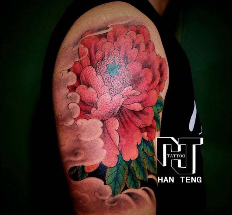 牡丹纹身图片_手臂新传统牡丹纹身图案