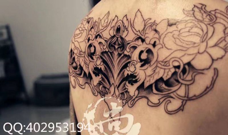 半背花纹身图片