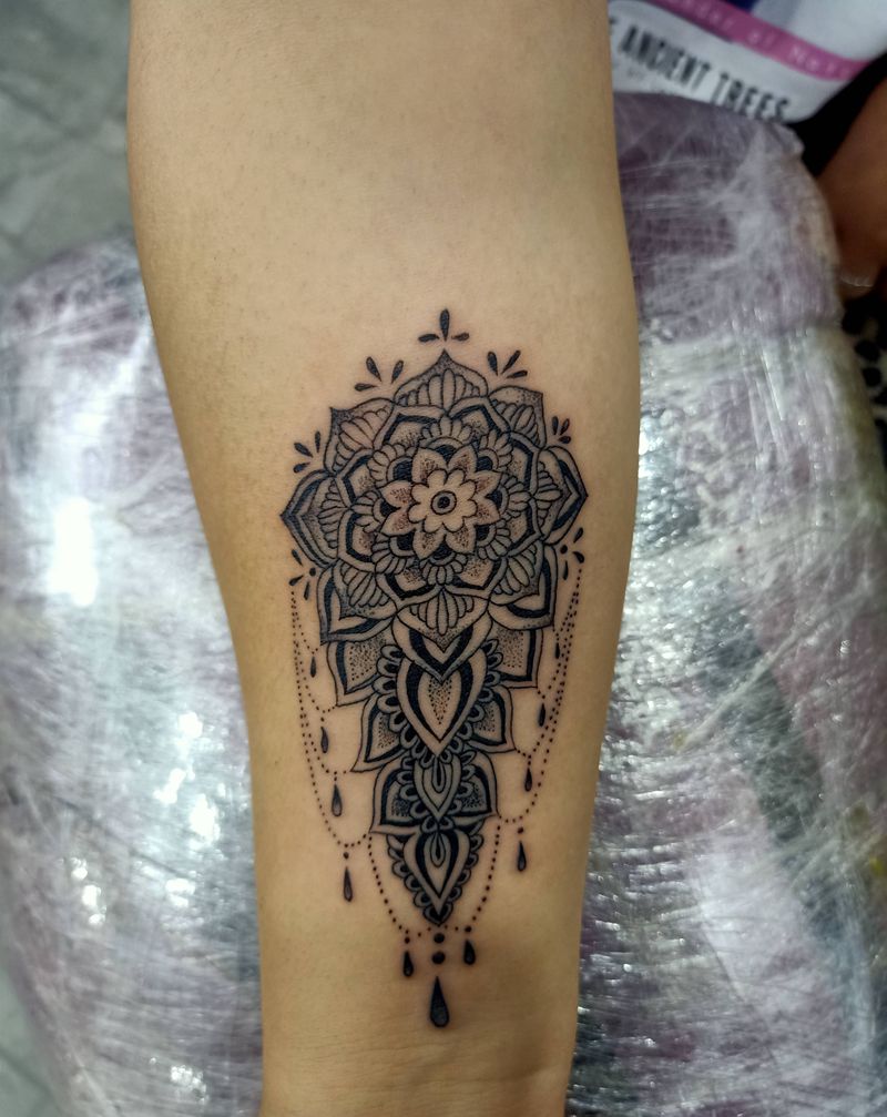 点刺纹身图片_手臂点刺纹身图案