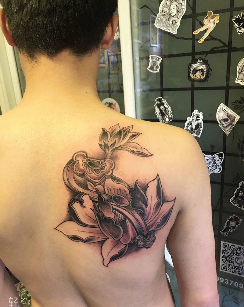 如意.莲花纹身图片_肩部新传统纹身图案