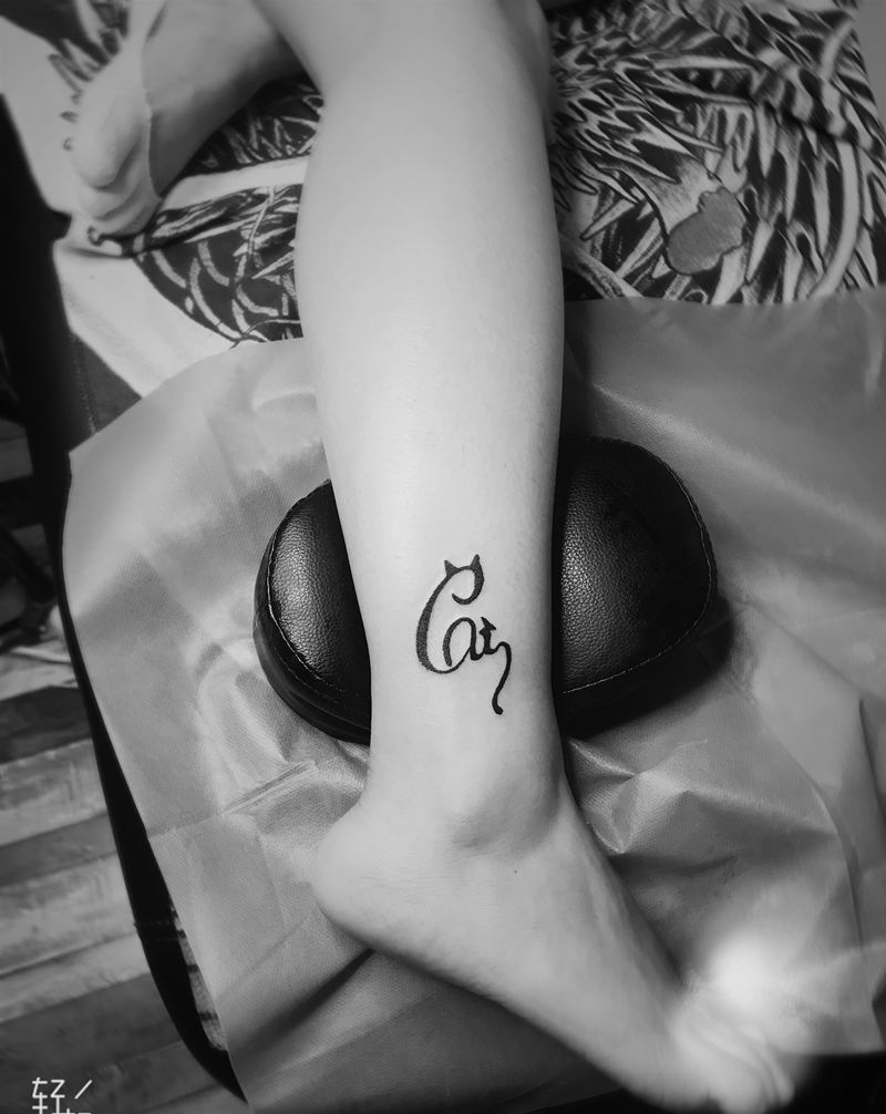 小猫纹身图片_脚部图腾纹身图案