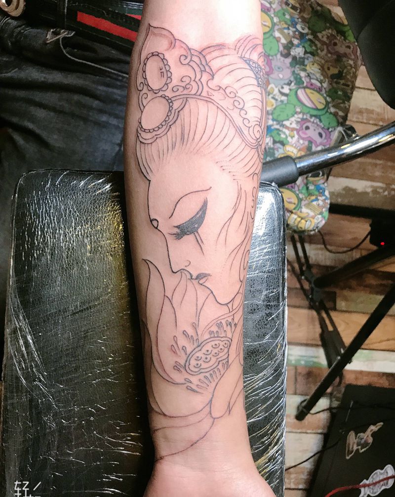 艺妓线条纹身图片_手臂新传统纹身图案