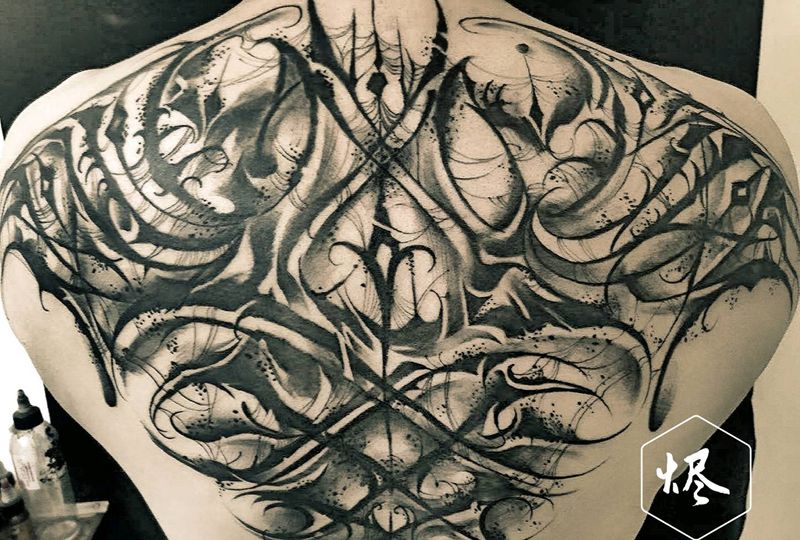奇卡诺纹身图片_背部奇卡诺纹身图案