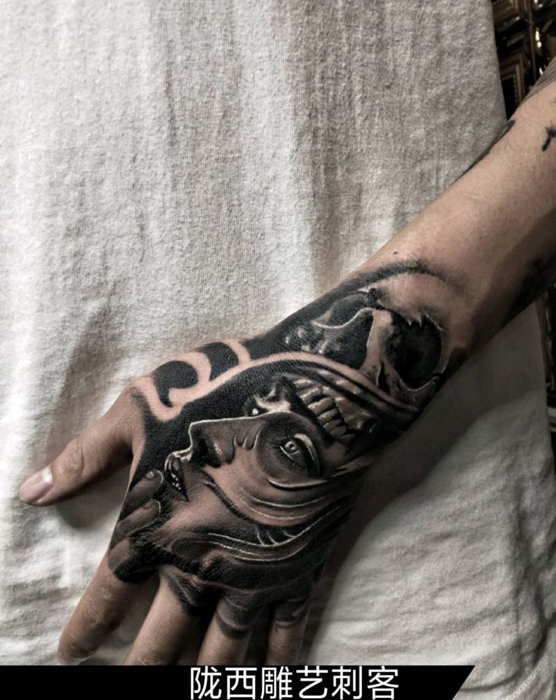 写实手背纹身图片_手部欧美写实纹身图案