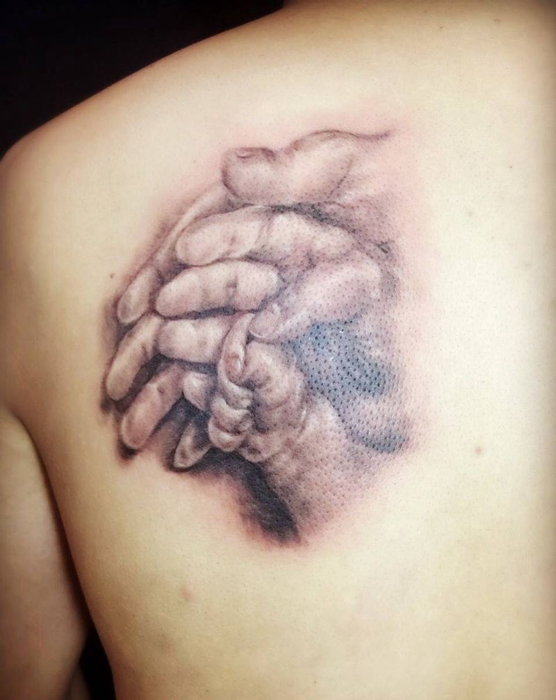 手纹身图片_成品背部欧美写实人物纹身图案