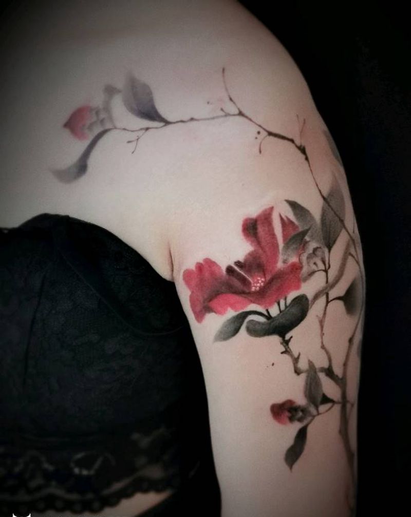 茶花纹身图片_手臂肩部水墨水彩纹身图案