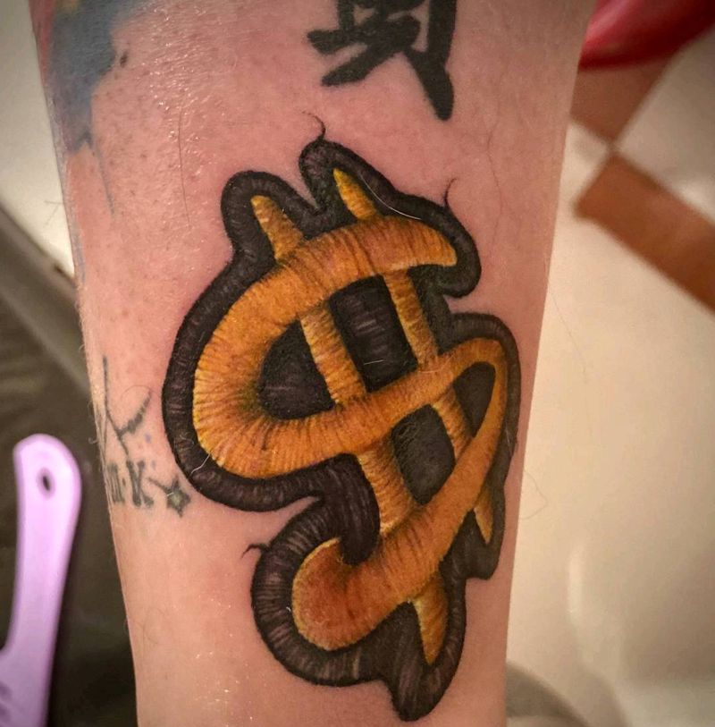 钱纹身图片_腿部刺绣风纹身图案