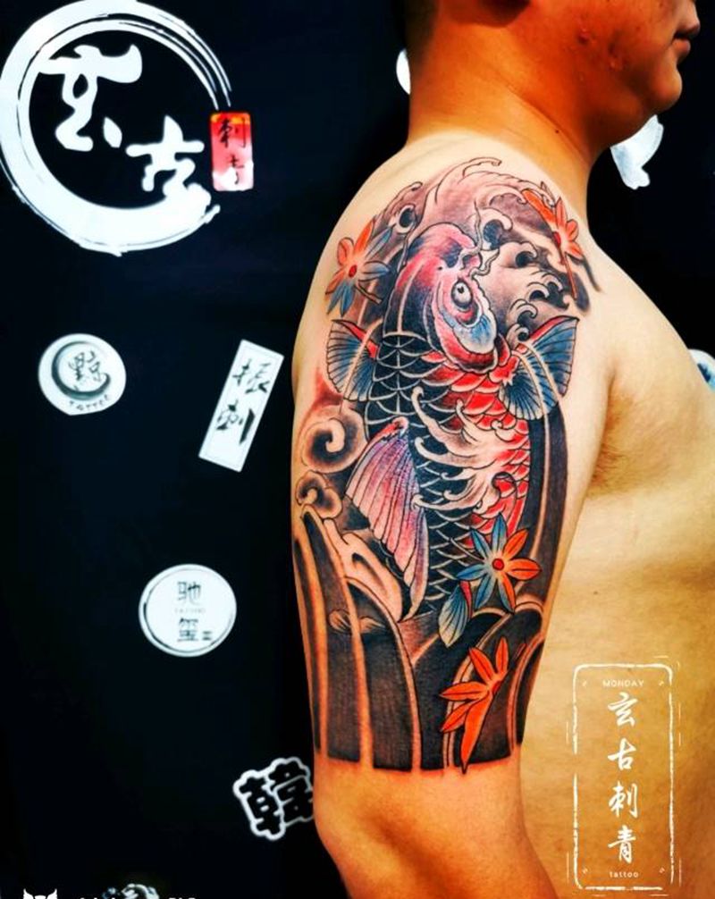 锦鲤纹身图片_手臂新传统纹身图案