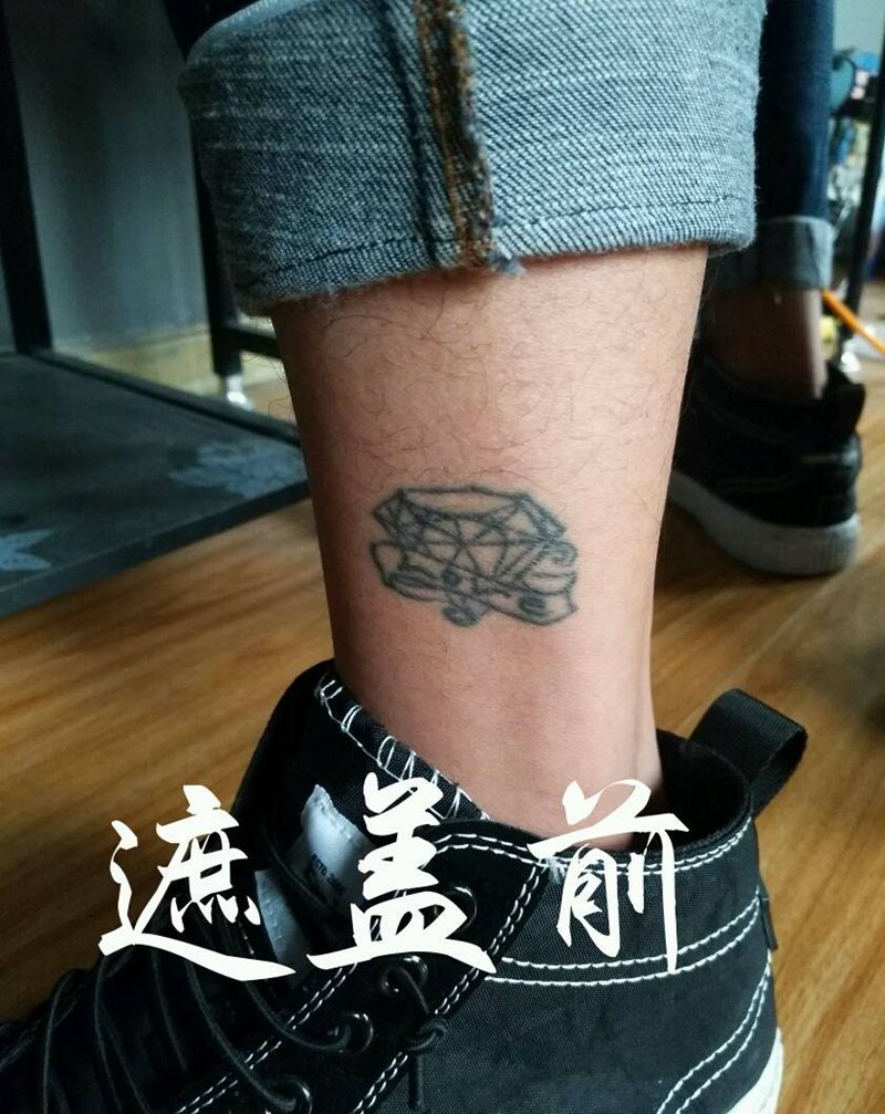 麋鹿遮盖纹身图片_腿部素描风格纹身图案