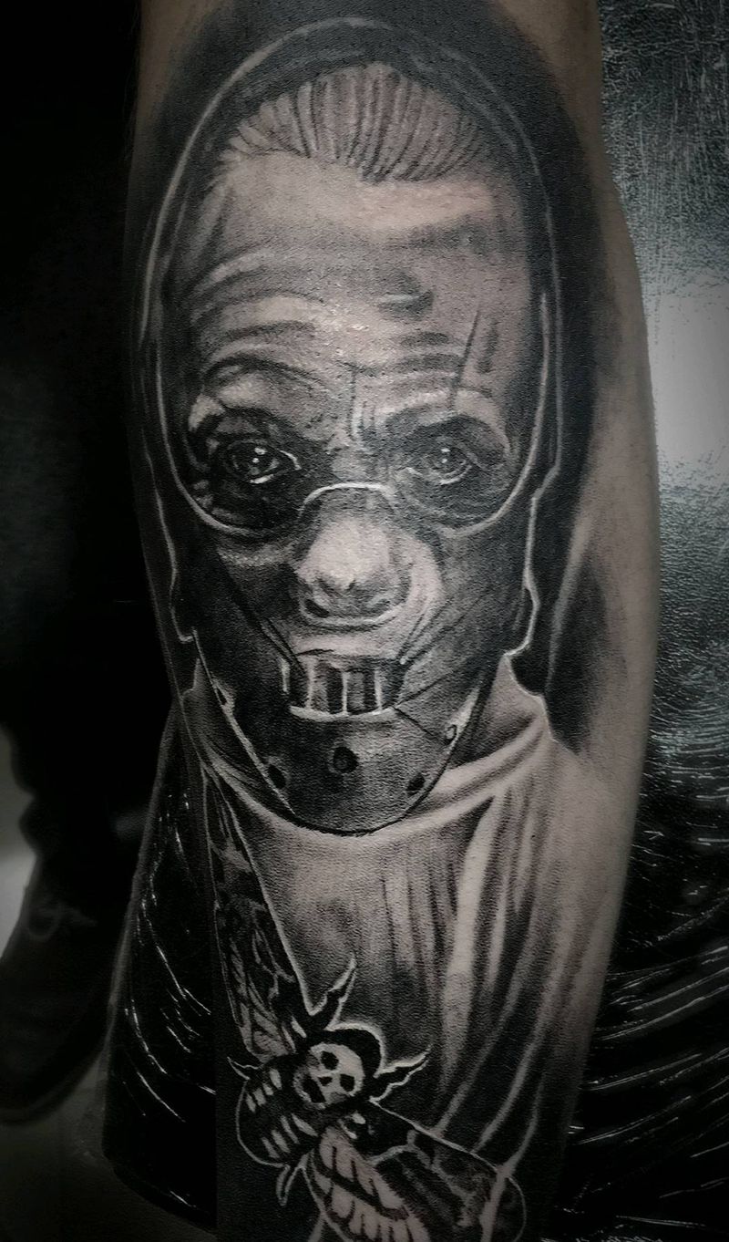 沉默的羔羊  汉尼拔纹身图片_手臂欧美写实纹身图案