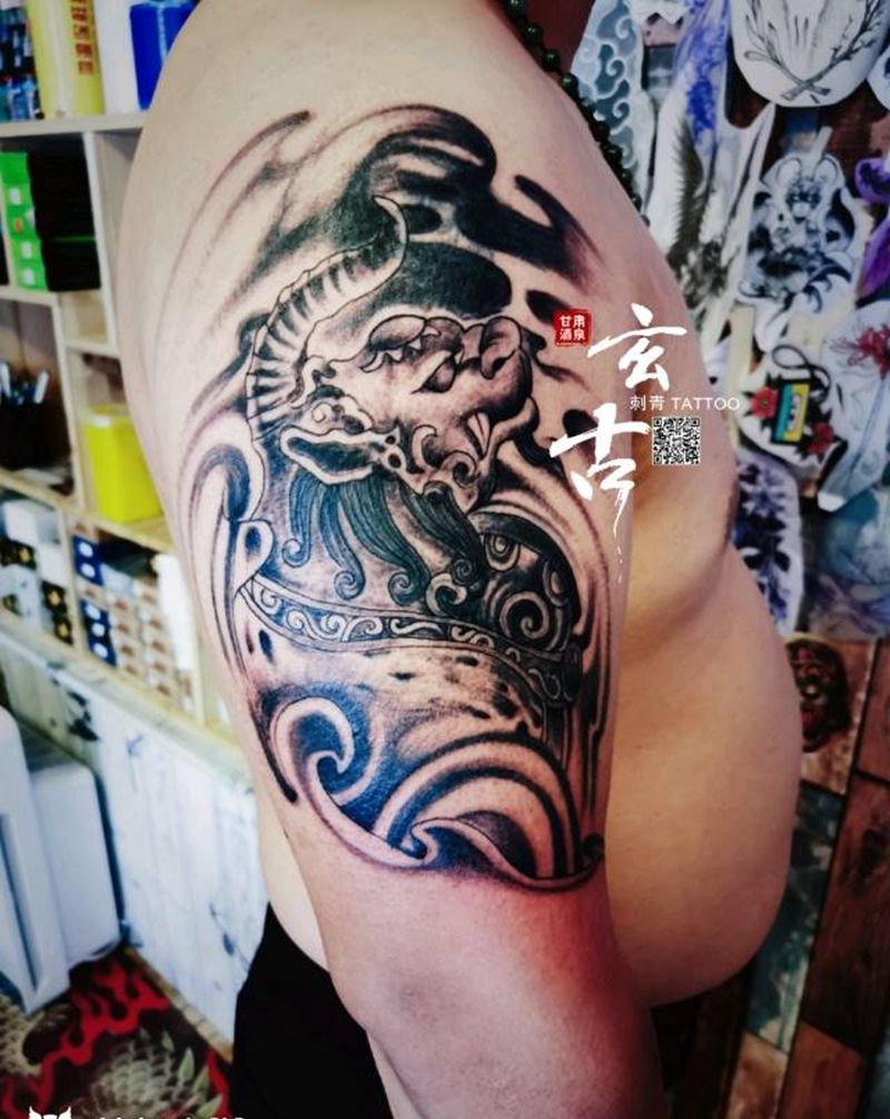 大臂貔貅纹身图片_手臂新传统遮盖貔貅纹身图案