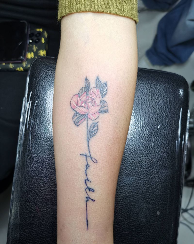 素花+字母纹身图片_手臂花体字点刺花 字纹身图案