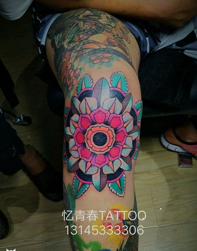 花膝纹身图片_腿部欧美几何原创成品纹身图案