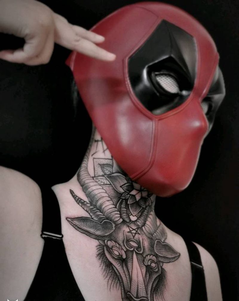 撒旦羊纹身图片_颈部点刺几何纹身图案