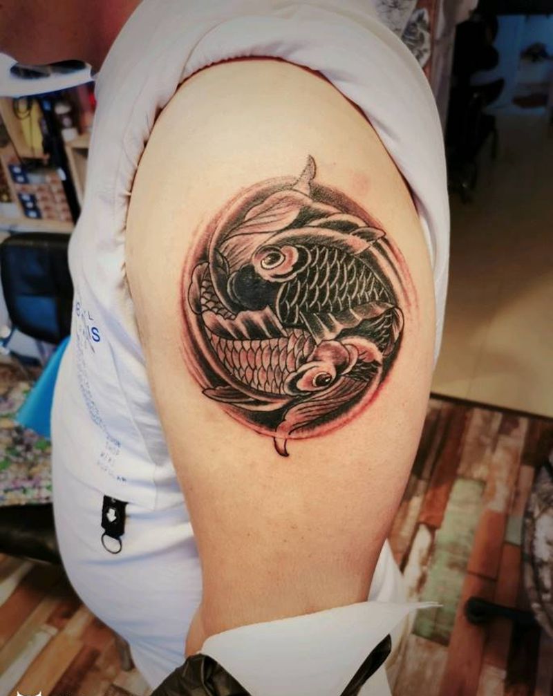 阴阳鱼纹身图片_手臂新传统纹身图案
