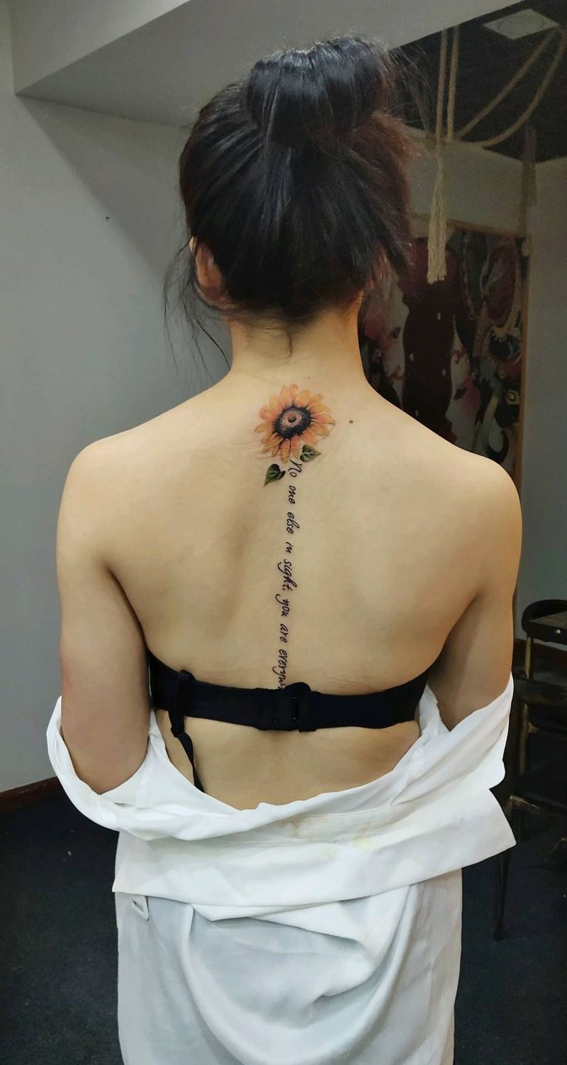 向日葵纹身图片_背部纹身图案