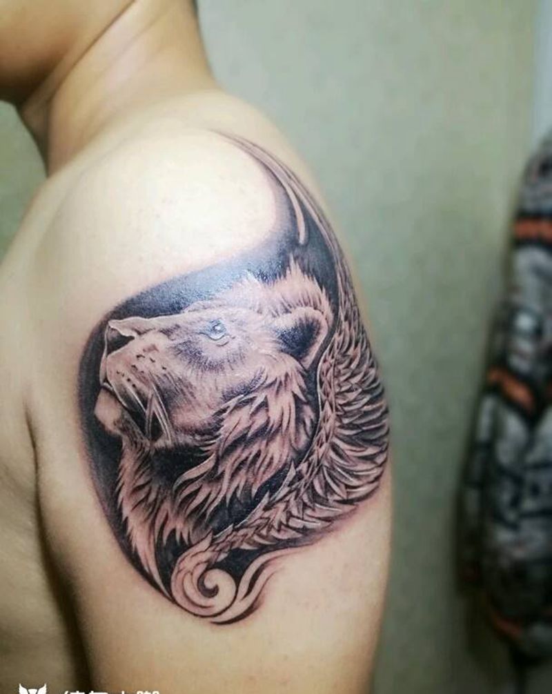 仰望雄狮纹身图片