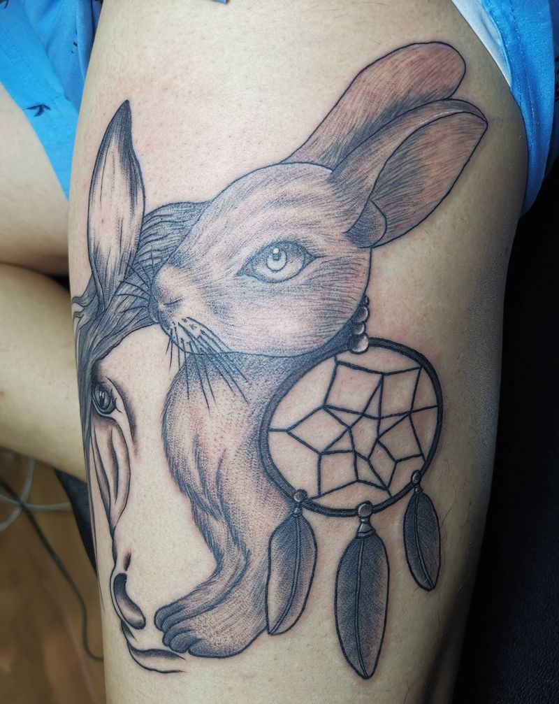 私人订制情侣生肖纹身图片_腿部几何马兔捕梦网纹身图案