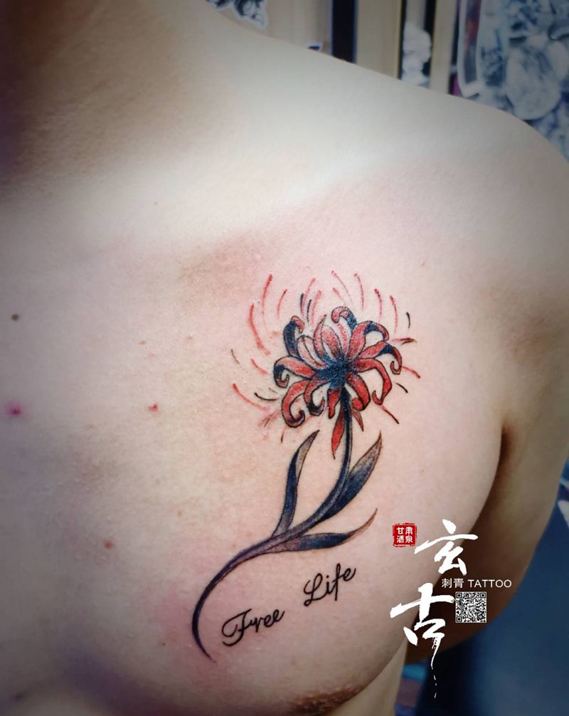 彼岸花纹身图片_胸部水彩水墨纹身图案
