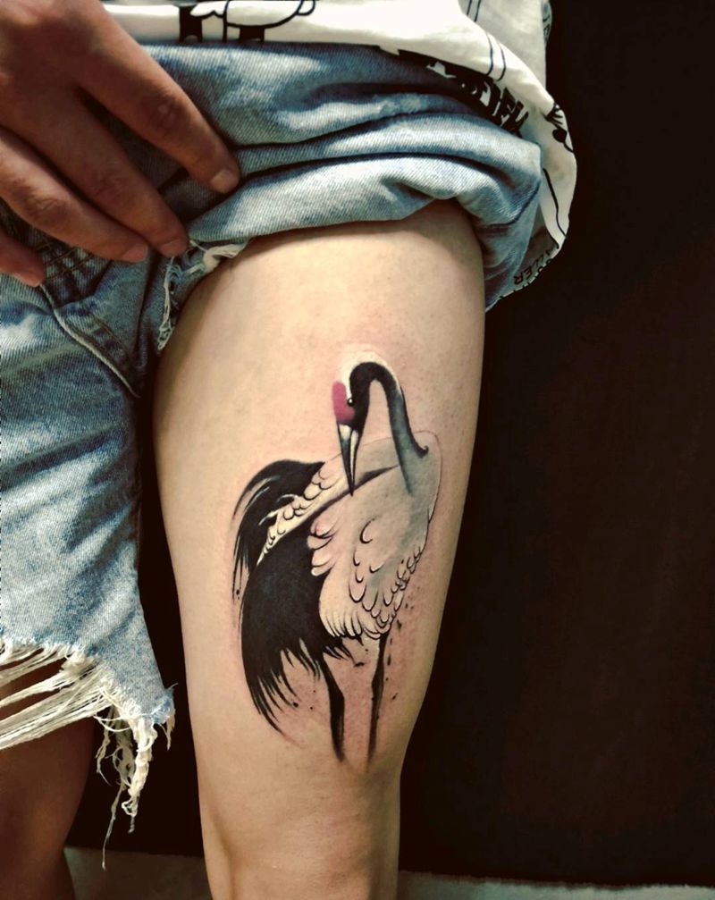 水墨丹红—鹤纹身图片_腿部水墨纹身图案