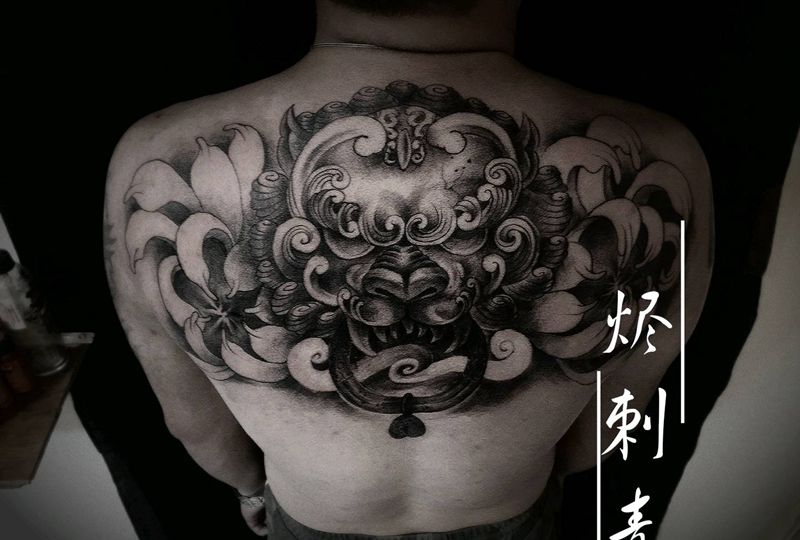 唐狮纹身图片_背部传统鬼神宗教成品纹身图案