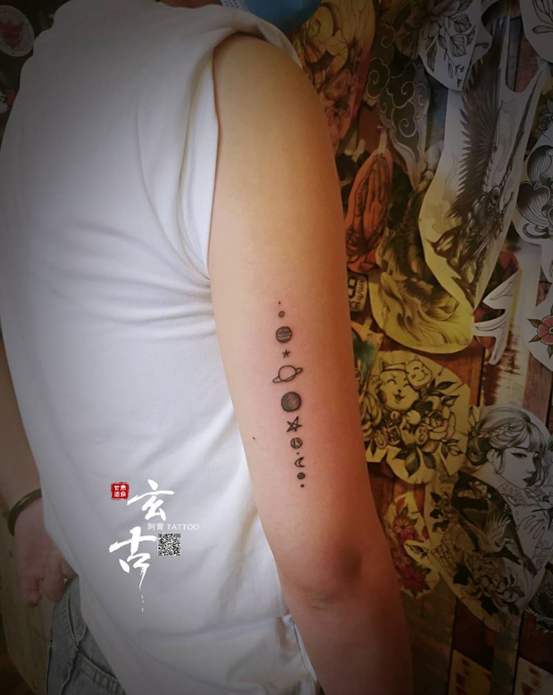 星球纹身图片_手臂几何纹身图案