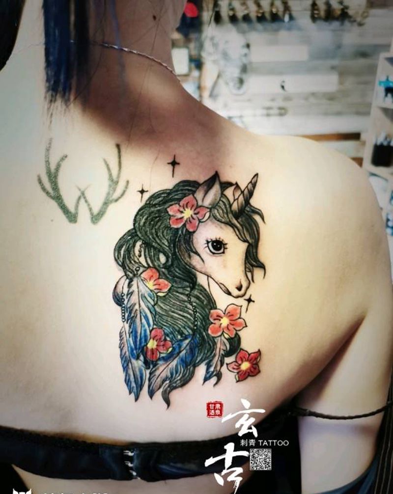 肩甲遮盖纹身图片_肩部新传统纹身图案