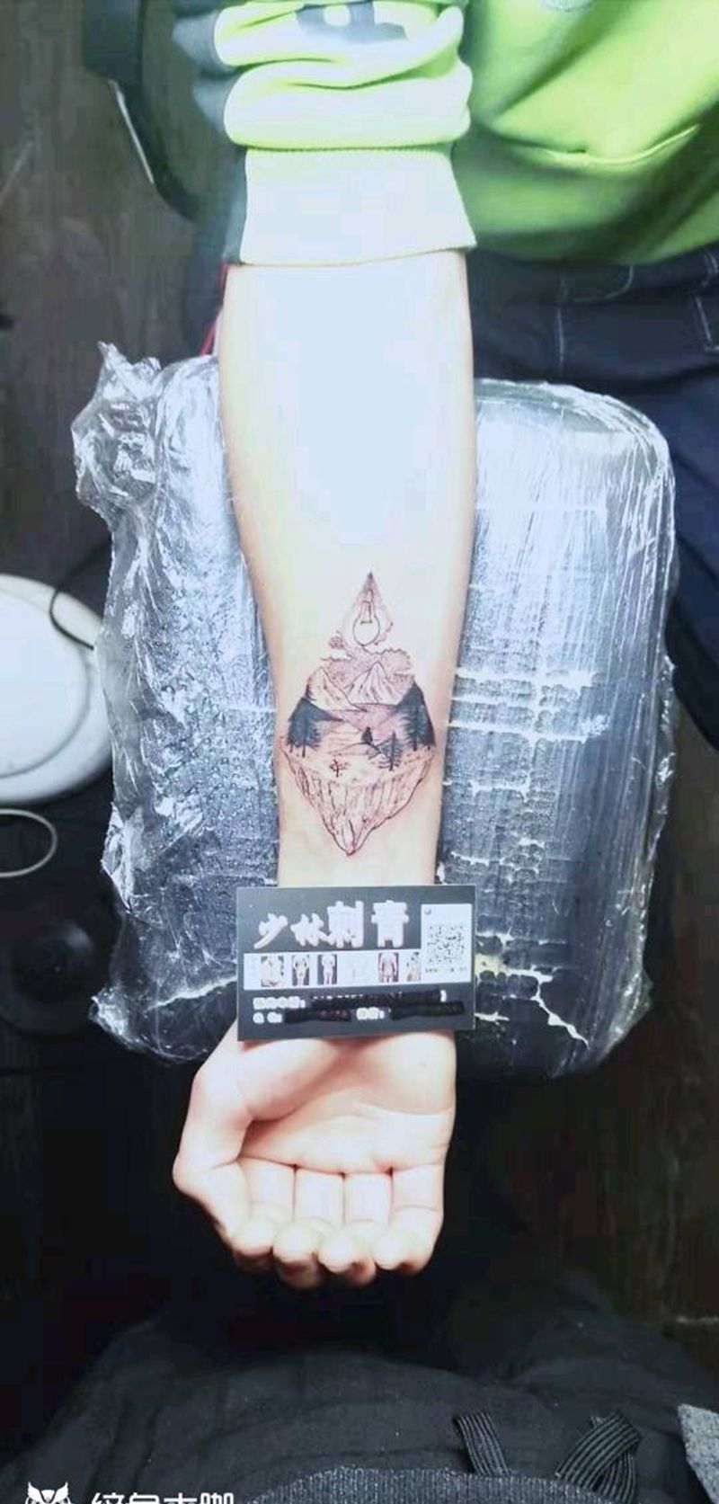 点刺纹身纹身图片_手部手臂新传统点刺纹身图案