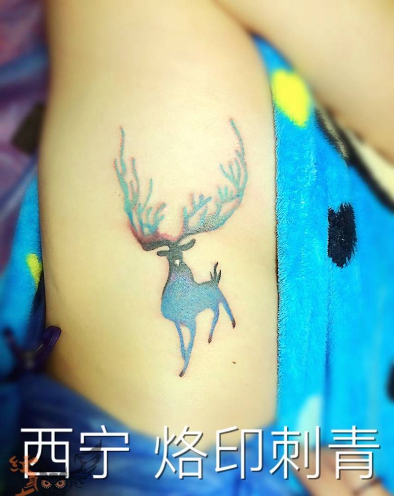 麋鹿纹身图片_成品腰部欧美动物纹身图案