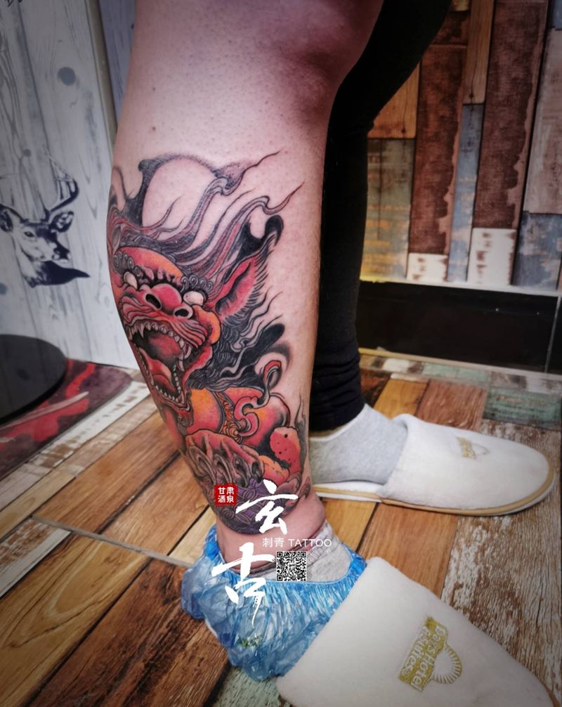 唐狮纹身图片_腿部新传统纹身图案