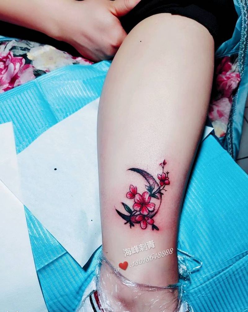 月亮纹身图片_腿部纹身图案