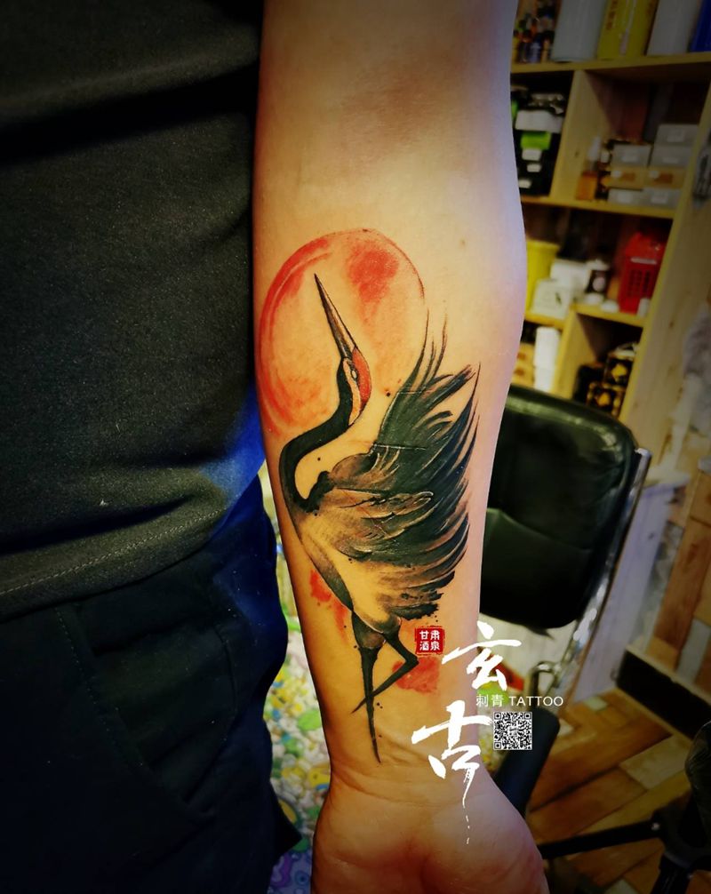鹤纹身图片_手臂水墨纹身图案