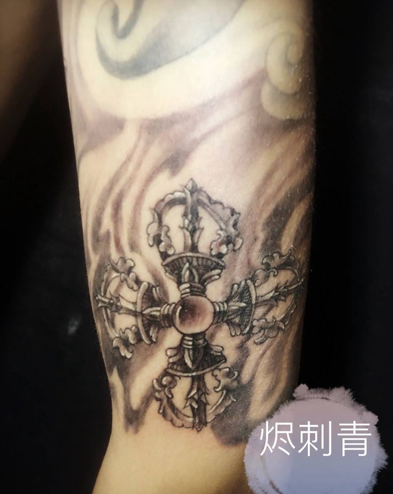 降魔杵纹身图片_手臂传统习俗鬼神宗教图腾纹身图案
