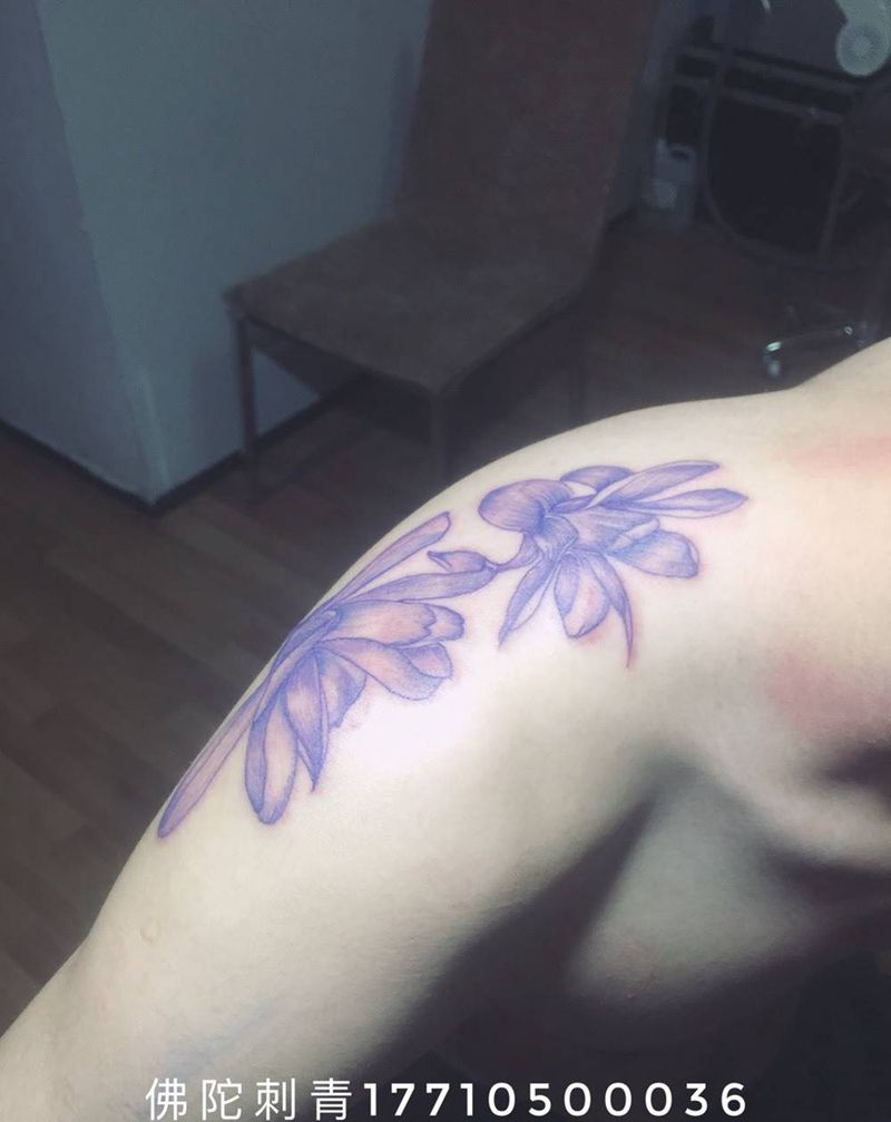 玉兰花纹身图片_成品手稿肩部清新植物宁夏银川中国纹身图案