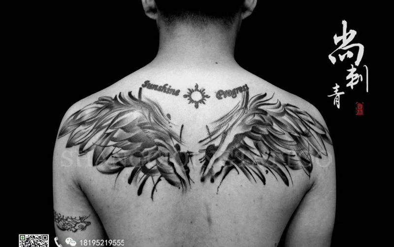 会飞的少女纹身图片