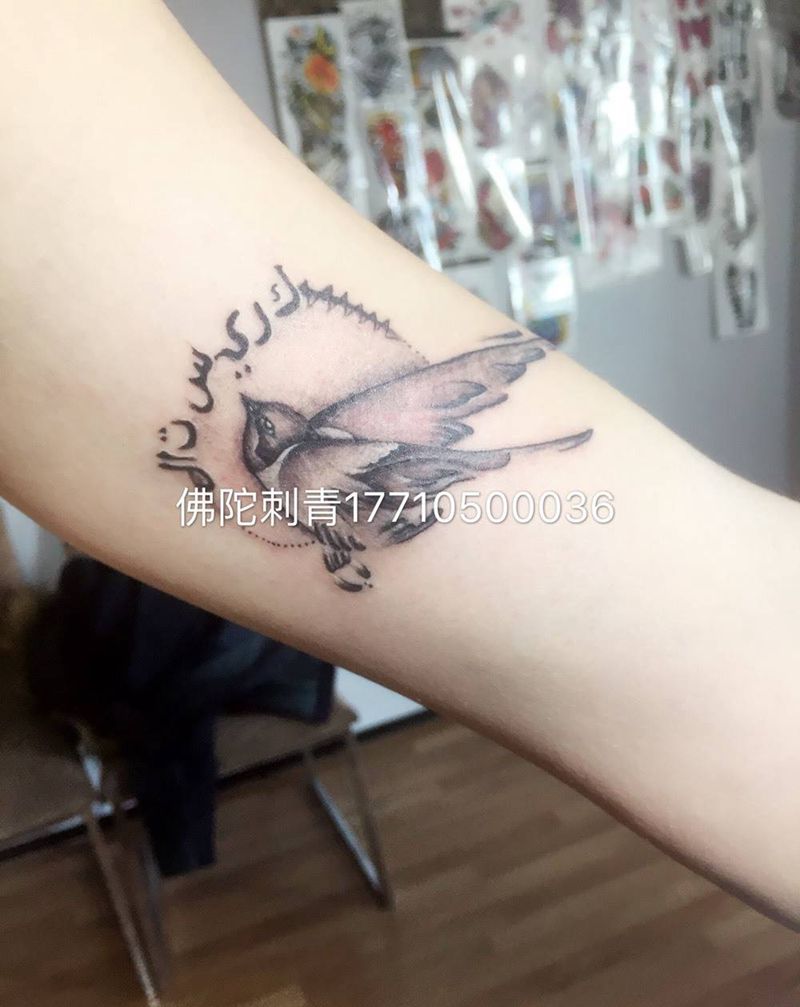 燕子纹身纹身图片_手稿成品手臂写实动物银川 宁夏清新佛陀刺青纹身图案