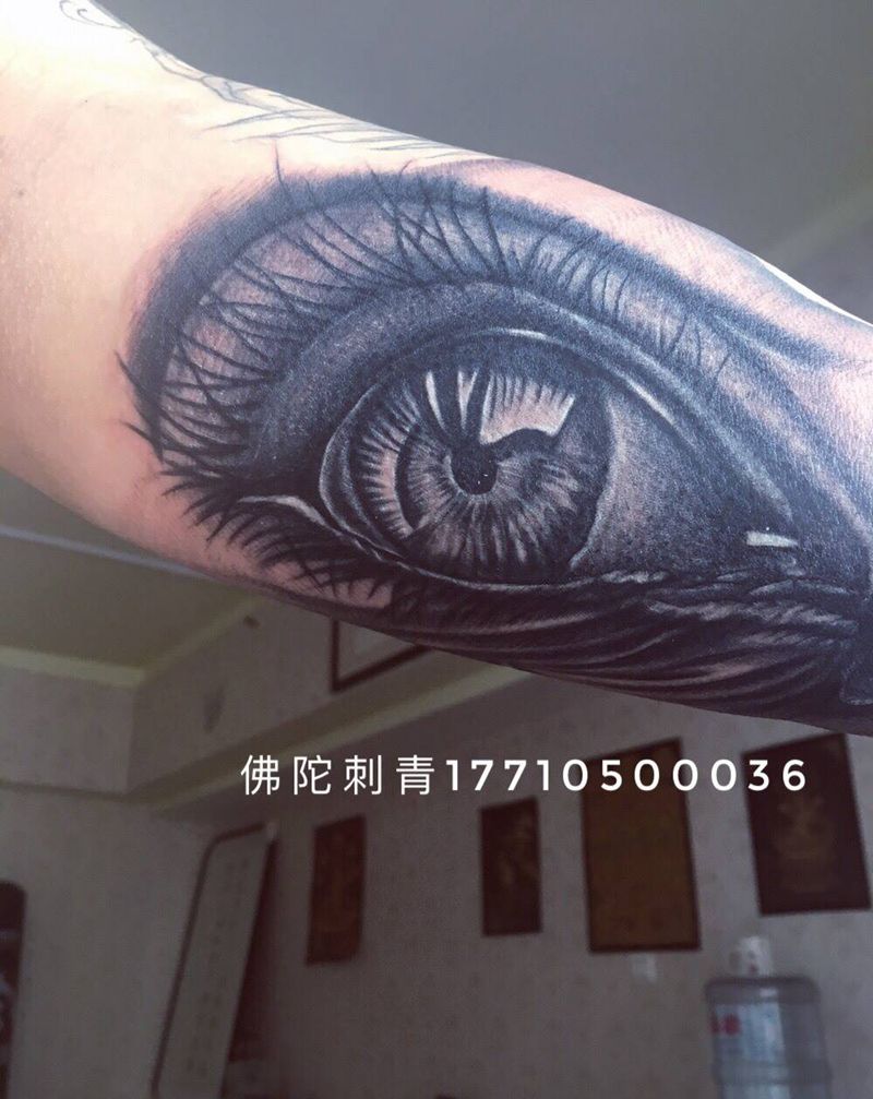 眼睛纹身图片_成品手稿手臂欧美写实宁夏银川文身 学学习纹身图案