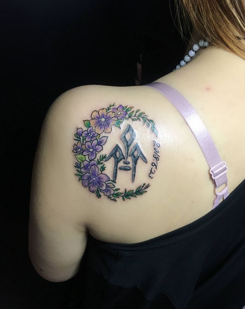 花环纹身图片_肩部纹身图案