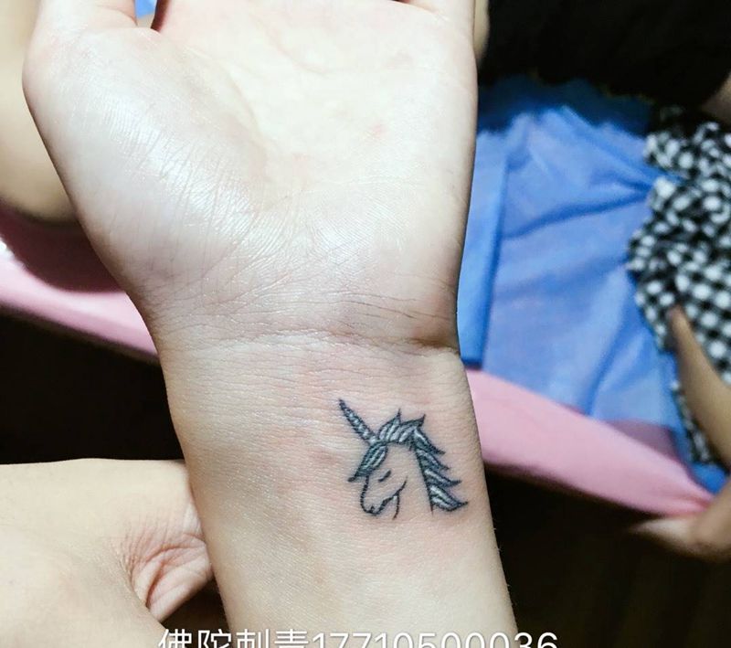 独角兽纹身图片_手稿成品手部清新动物宁夏银川文身 纹身图案