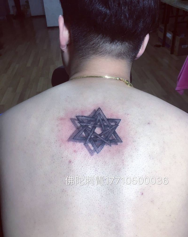 六芒星纹身图片_成品手稿背部清新几何学习宁夏银川文身 学纹身图案