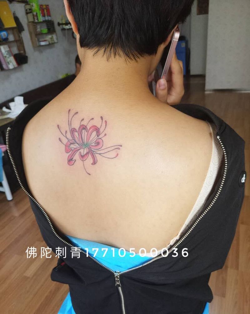 彼岸花纹身图片_成品手稿背部清新植物宁夏银川文身 纹身图案
