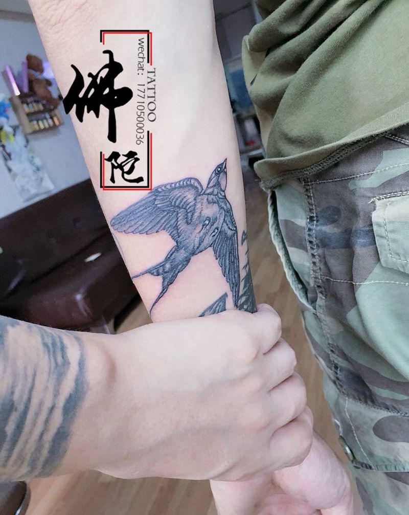 燕子纹身图片_手稿成品手臂清新动物学习宁夏学银川文身 纹身图案
