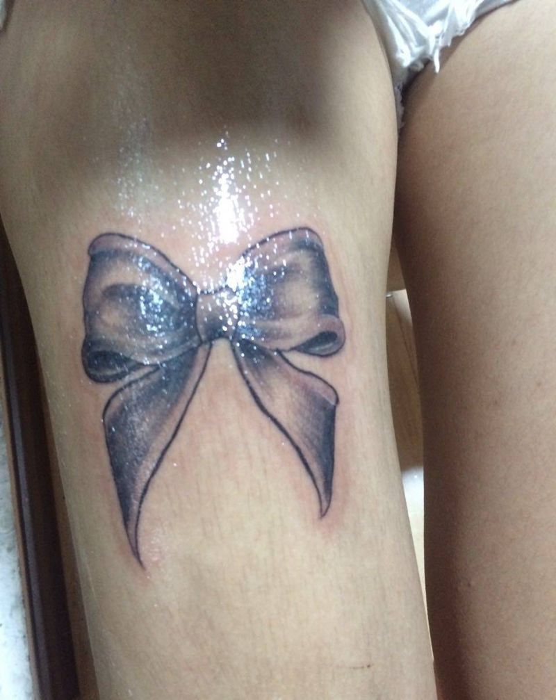 腿部蝴蝶结纹身图片_成品腿部清新几何纹身图案