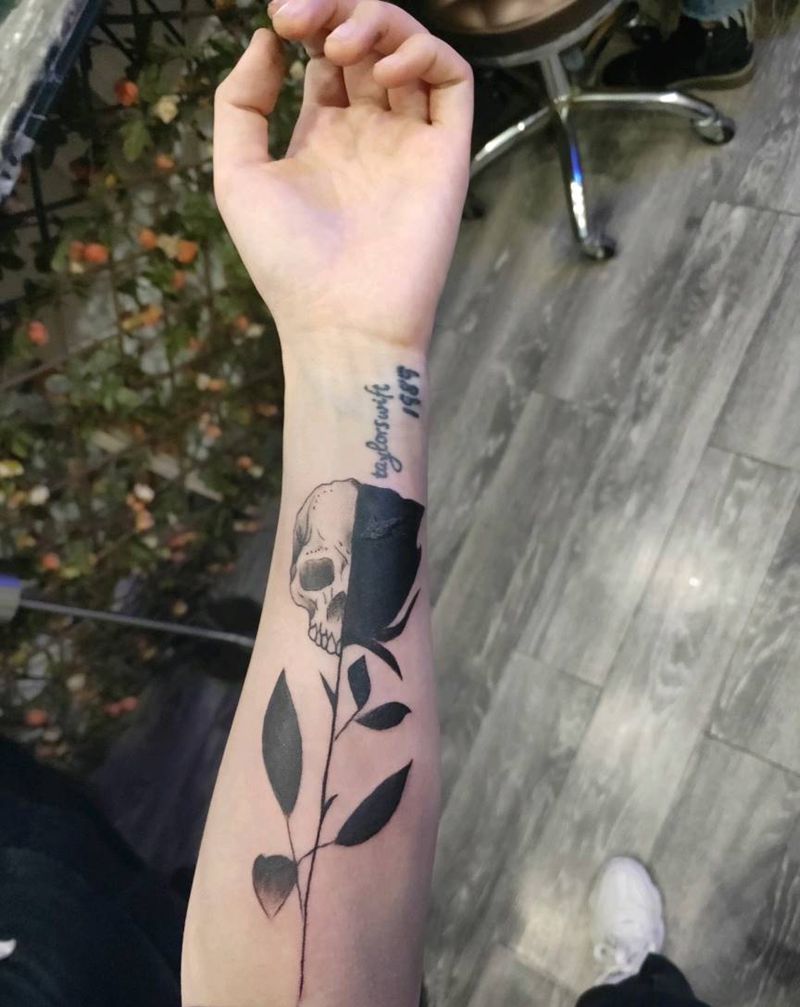 给自己扎的小花花纹身图片